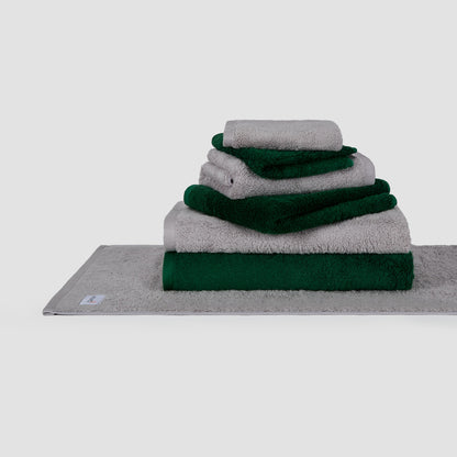 Handdoeks van katoen en grijs en blauw – luxueus, duurzaam en ultra zachts voor het bad van Momo Cotton