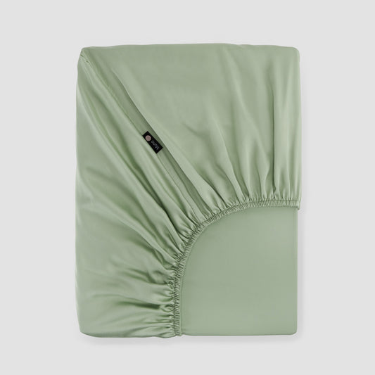 Hoeslaken groen bamboe by Momo Cotton – satijnweefsel 300 draden, zacht, ademend en duurzaam.