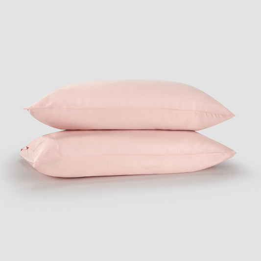 Roze bamboe beddengoed by Momo Cotton – satijnweefsel 300 draden, zacht, ademend en duurzaam.