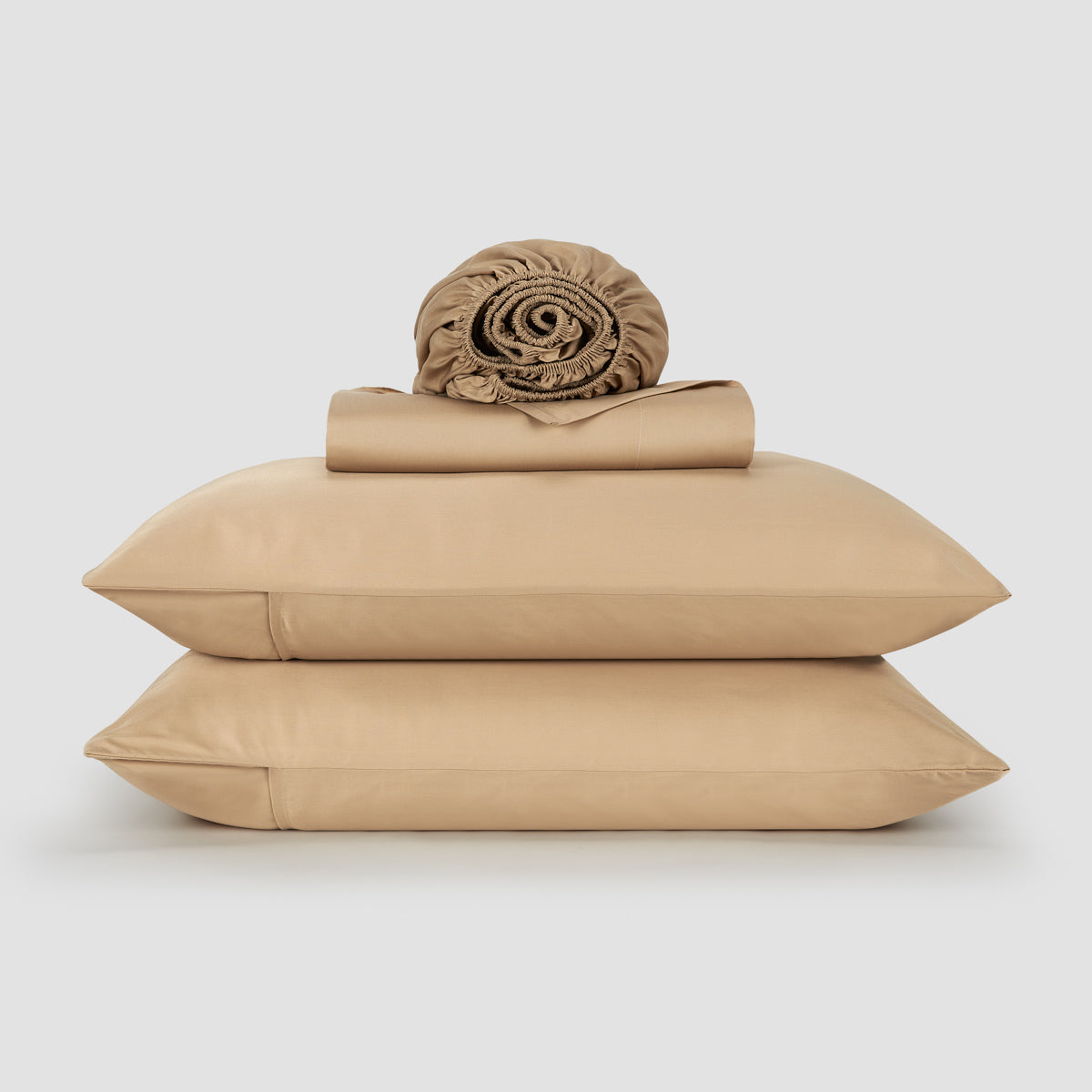 Bovenlaken-set beige bamboe by Momo Cotton – satijnweefsel 300 draden, zacht, ademend en duurzaam.