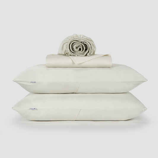Bovenlaken-set Wit pérola bamboe by Momo Cotton – satijnweefsel 300 draden, zacht, ademend en duurzaam.