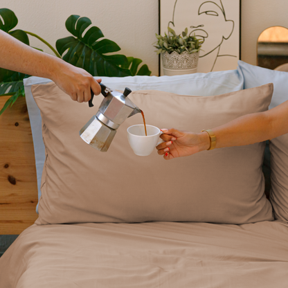 Jogo Capa de edredão 100% bamboo na cor Moka e Azul céu com café